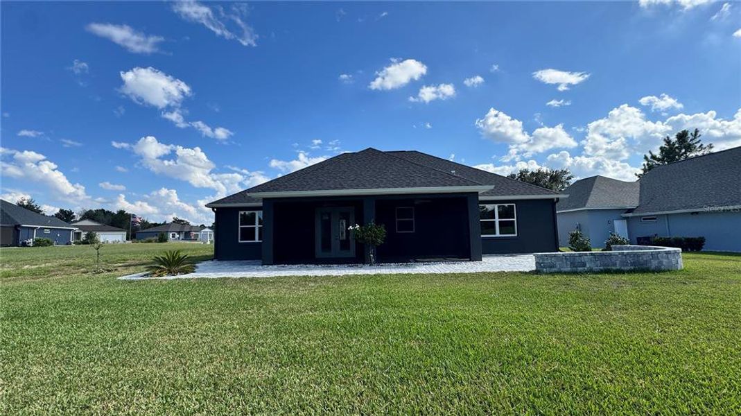 Exterior details and patio area of a home in Juliette Falls, Dunnellon (Image 3).