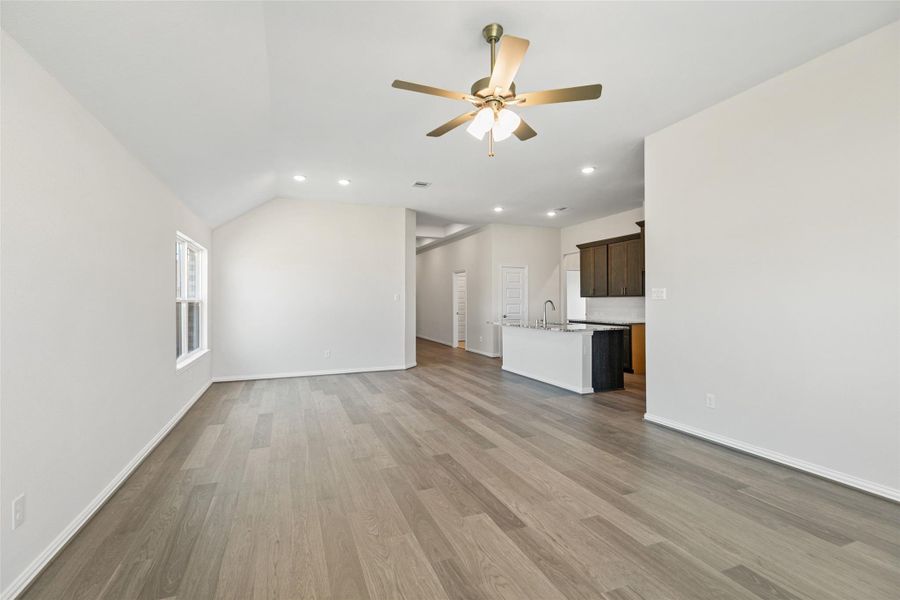 Spacious, unfurnished interior of a new home in Oakwood Estates, Waller (Image 18).