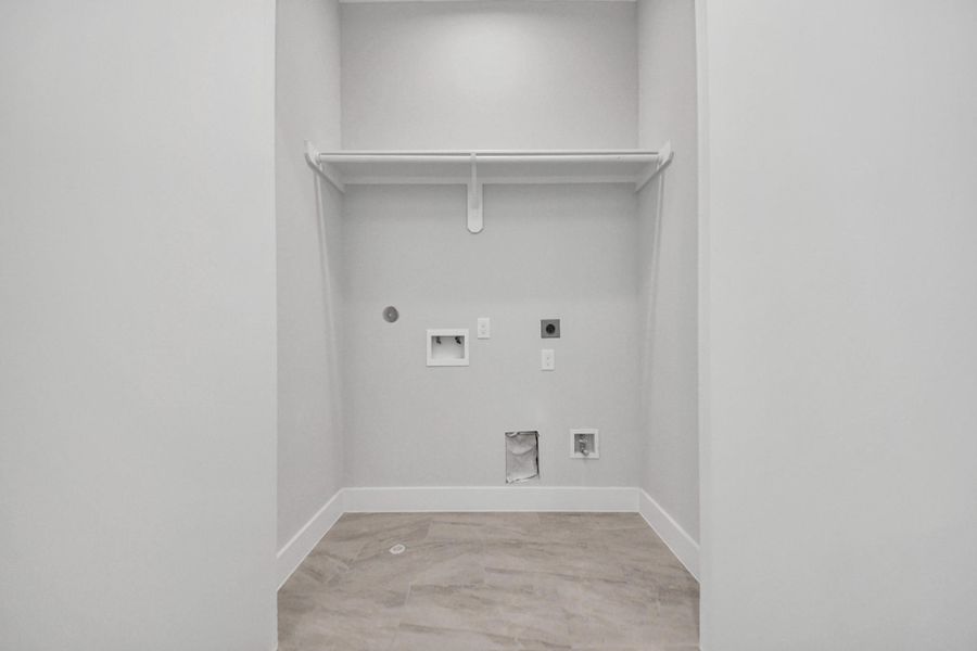 Spacious, unfurnished interior of a new home in , Houston (Image 27).