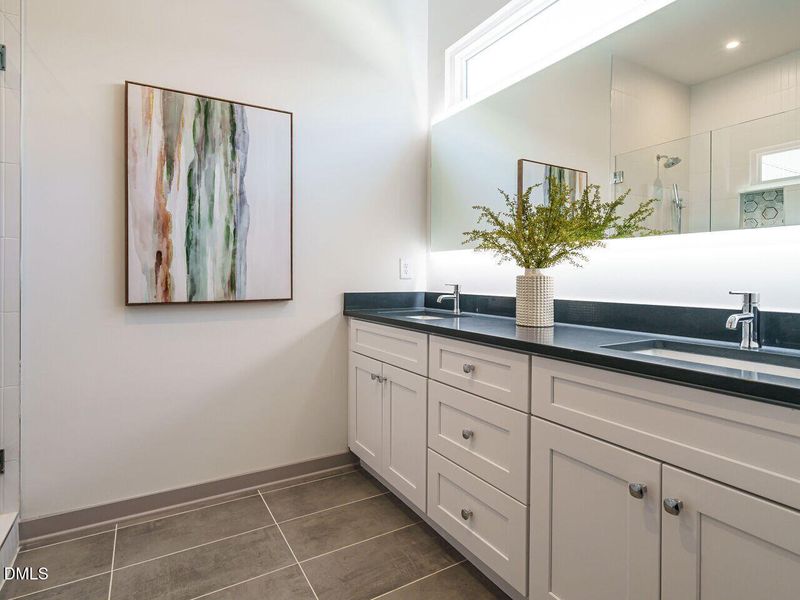 027-1280x960-bathroom