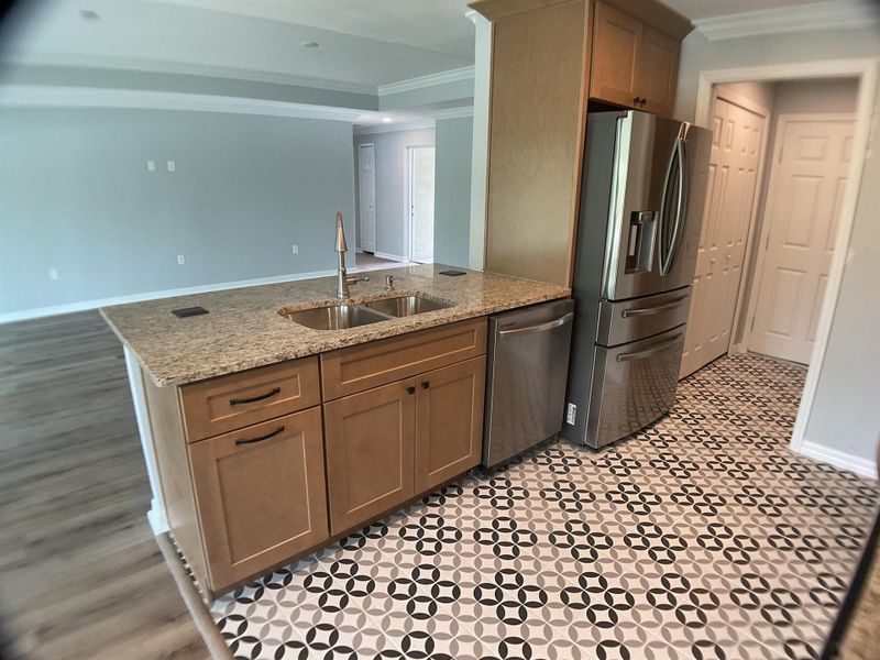 Spacious, unfurnished interior of a new home in , Punta Gorda (Image 14).