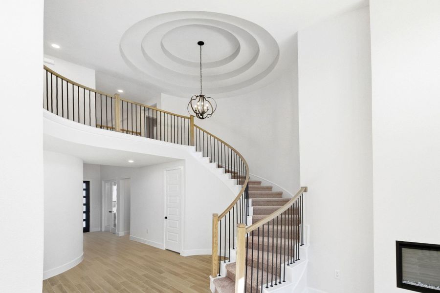 Spacious, unfurnished interior of a new home in The Colony, Bastrop (Image 27).