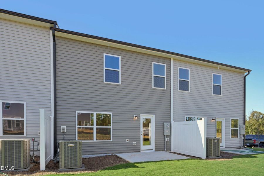 34-web-or-mls-Flagstone Way-S1010-034