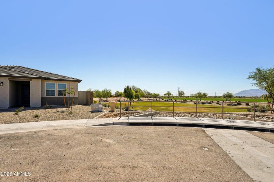 7-web-or-mls-S 95th Dr-S0904-007