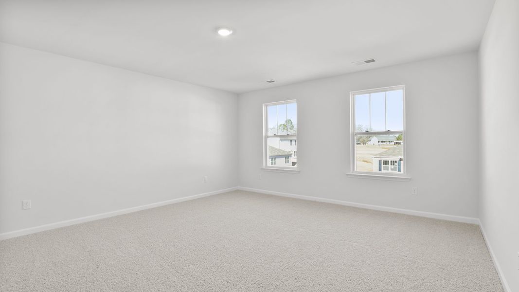 Spacious, unfurnished interior of a new home in Cedar Gap, Fountain Inn (Image 28).