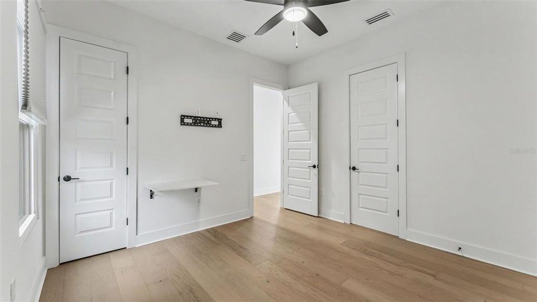 Spacious, unfurnished interior of a new home in , Lakeland (Image 22).