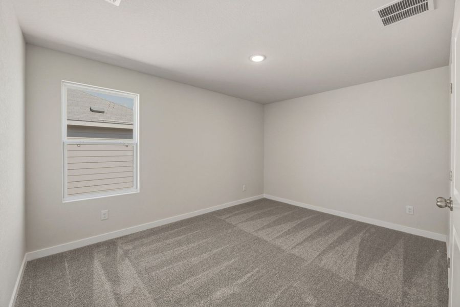 Spacious, unfurnished interior of a new home in Highland Ridge, New Braunfels (Image 22).