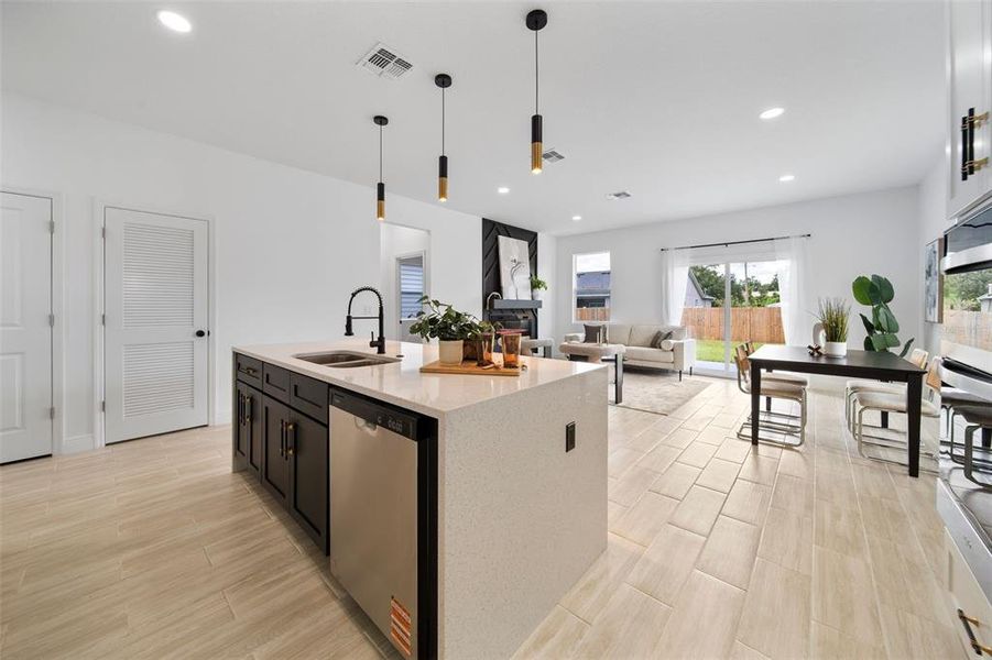 Furnished interior view inside a new home in , Orlando (Image 24).