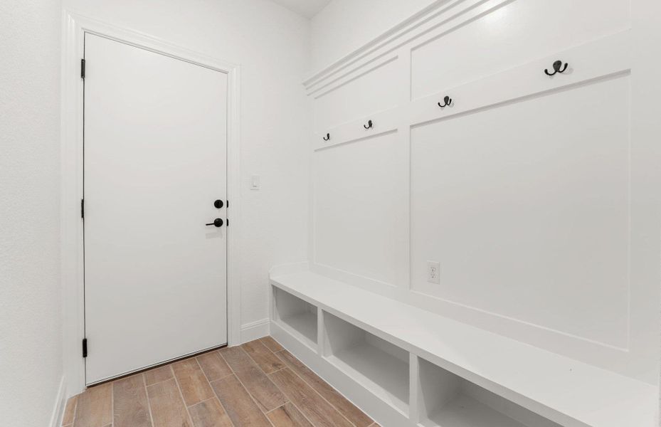 Spacious, unfurnished interior of a new home in West Cypress Hills, Spicewood (Image 19).