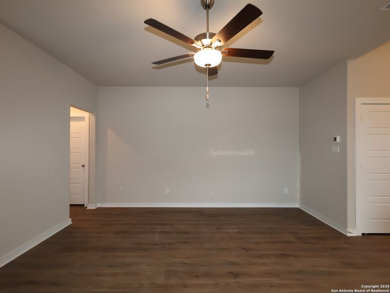 Spacious, unfurnished interior of a new home in Winding Brook, San Antonio (Image 17).