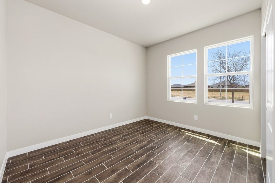 Spacious, unfurnished interior of a new home in Paloma Ranch, Harlingen (Image 11).