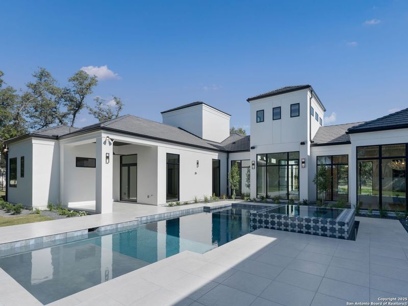 Exterior details and patio area of a home in , San Antonio (Image 30).
