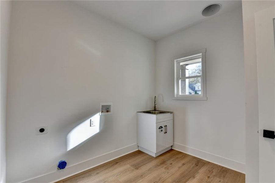 Spacious, unfurnished interior of a new home in , Sugar Hill (Image 24).