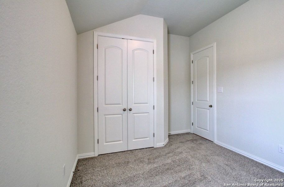 Spacious, unfurnished interior of a new home in Piedmont, San Antonio (Image 12).