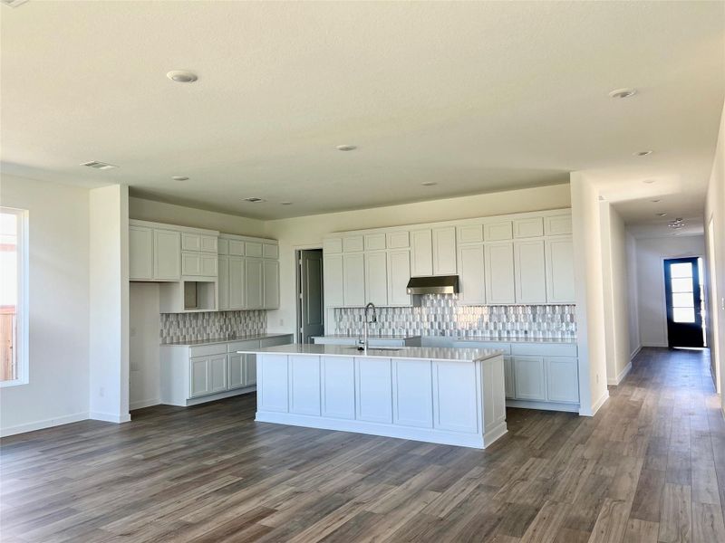 **Photos are representative of the floorplan. This is not the actual homesite.**