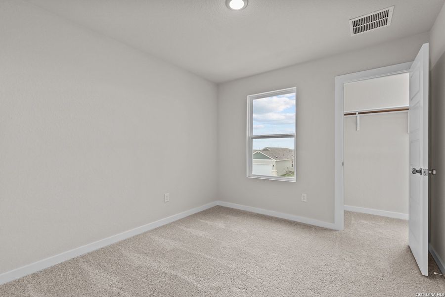 Spacious, unfurnished interior of a new home in Park Place, New Braunfels (Image 13).