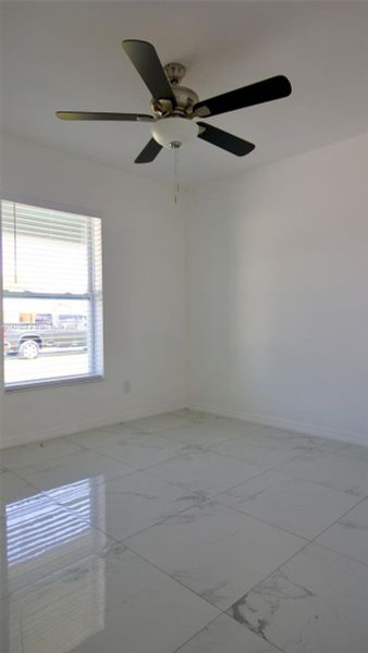 Spacious, unfurnished interior of a new home in , Fort Myers (Image 18).