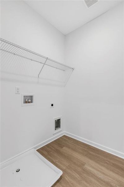Spacious, unfurnished interior of a new home in Three Rivers, Rome (Image 26).