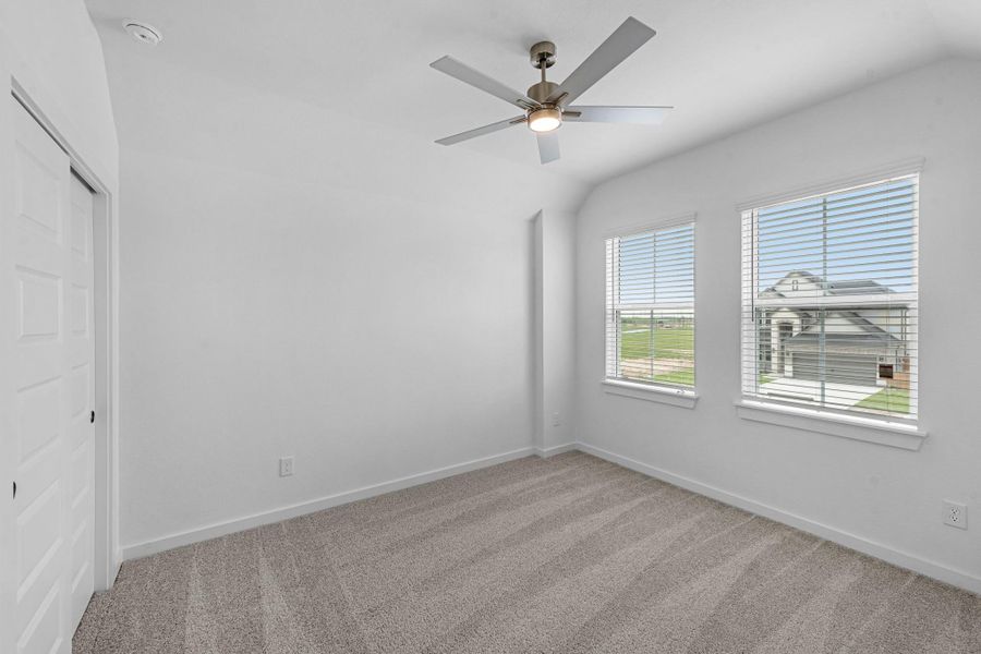 Spacious, unfurnished interior of a new home in Grand Mason Crossing, Katy (Image 20).