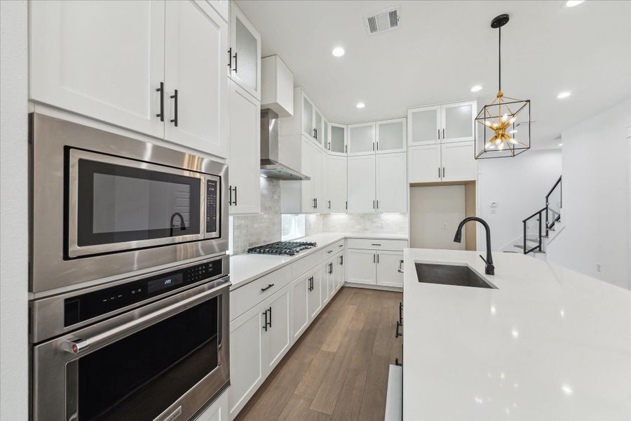 Furnished interior view inside a new home in Heights Estates, Houston (Image 10).
