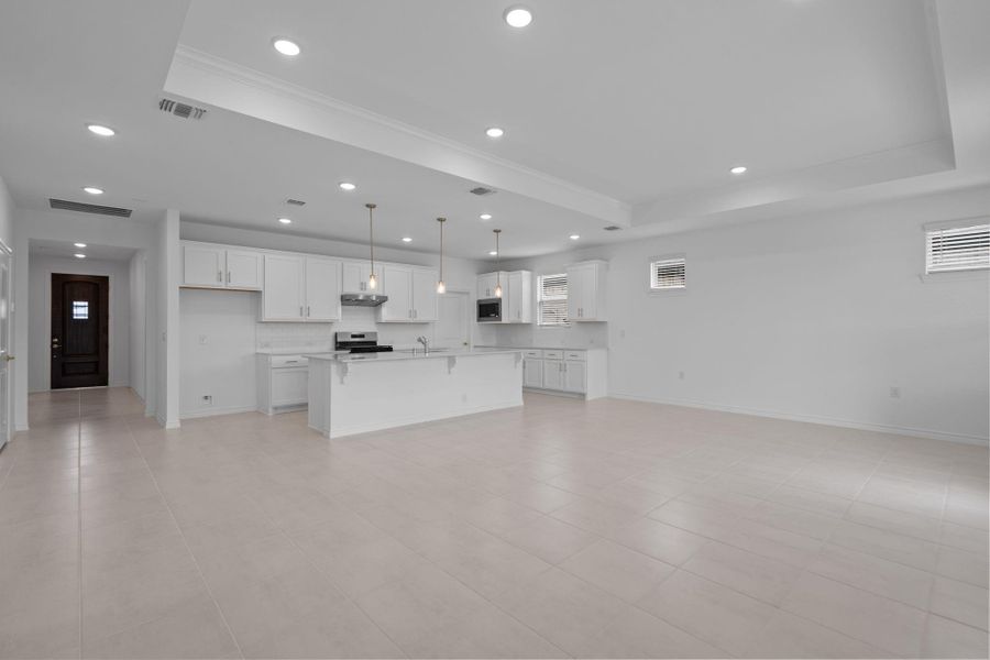 Spacious, unfurnished interior of a new home in Del Webb Fulshear, Fulshear (Image 20). Spacious, unfurnished interior of a new home in Del Webb Fulshear, Fulshear (Image 20).