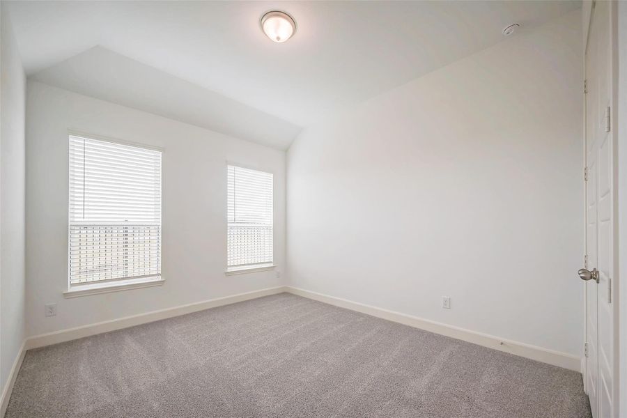 Spacious, unfurnished interior of a new home in Lago Mar, Texas City (Image 35).