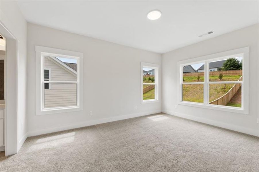 Spacious, unfurnished interior of a new home in Hillshire, Cumming (Image 19).