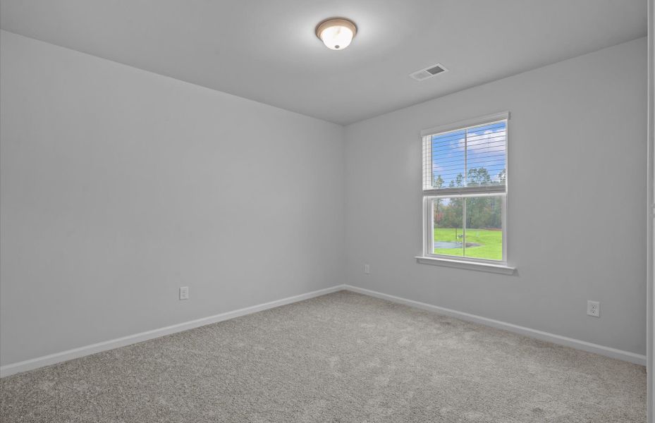 Spacious, unfurnished interior of a new home in Fox Hollow, Spartanburg (Image 25).