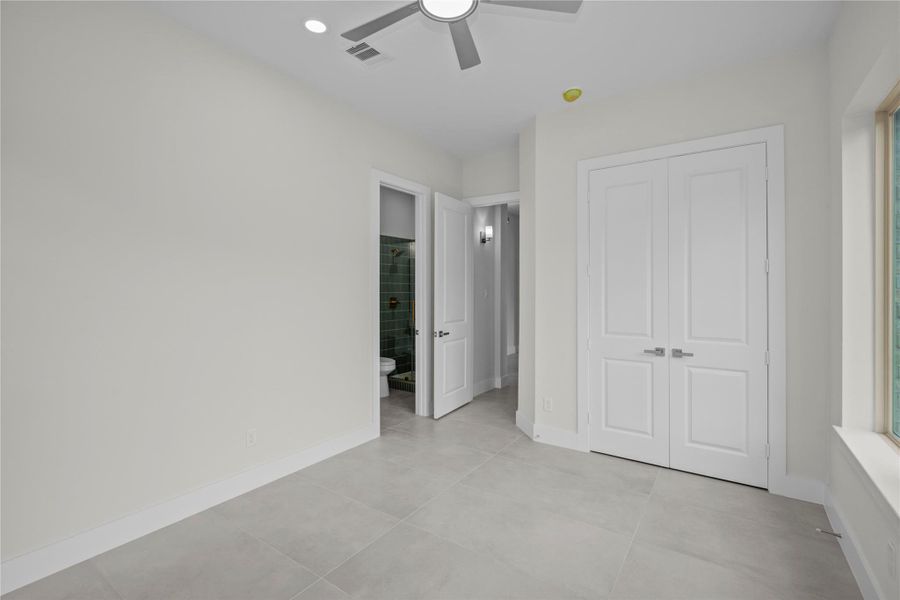 Spacious, unfurnished interior of a new home in , Spring (Image 43).