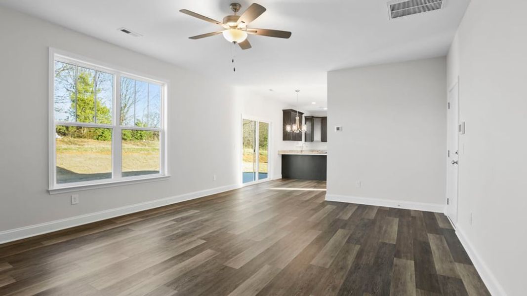 Spacious, unfurnished interior of a new home in Edgewood Estates, Greenville (Image 20).