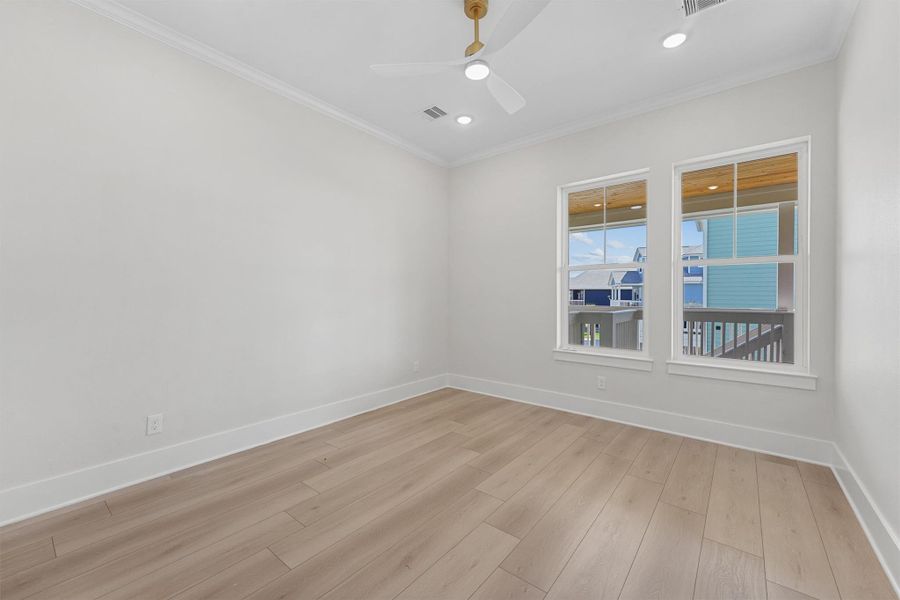 Spacious, unfurnished interior of a new home in , Galveston (Image 22).
