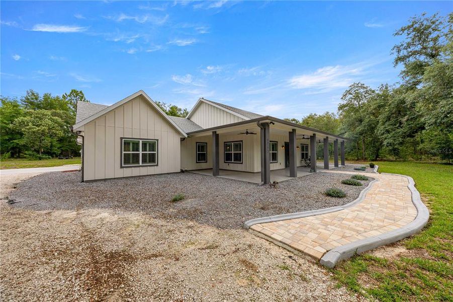 Exterior details and patio area of a home in , Dunnellon (Image 25). Exterior details and patio area of a home in , Dunnellon (Image 25).