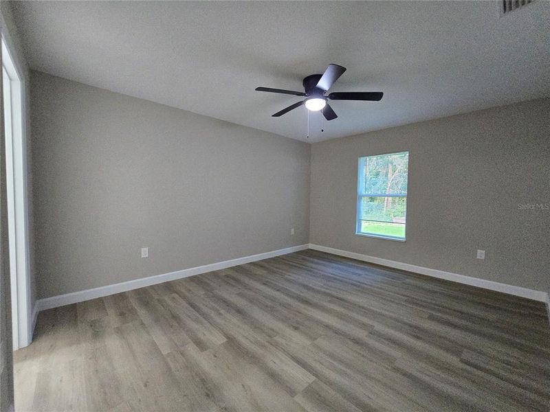 Spacious, unfurnished interior of a new home in , Ocala (Image 14).