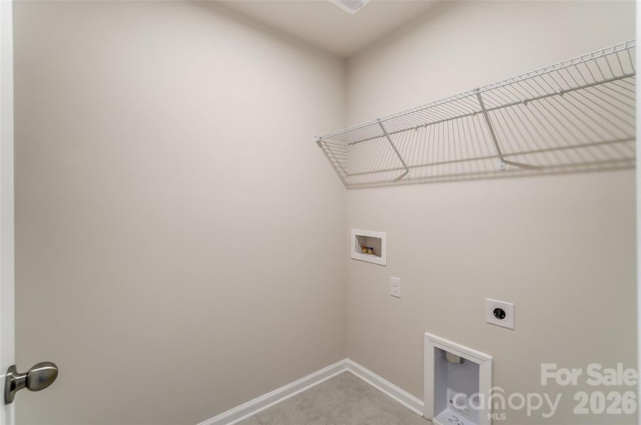 Spacious, unfurnished interior of a new home in Cheyney, Charlotte (Image 21).