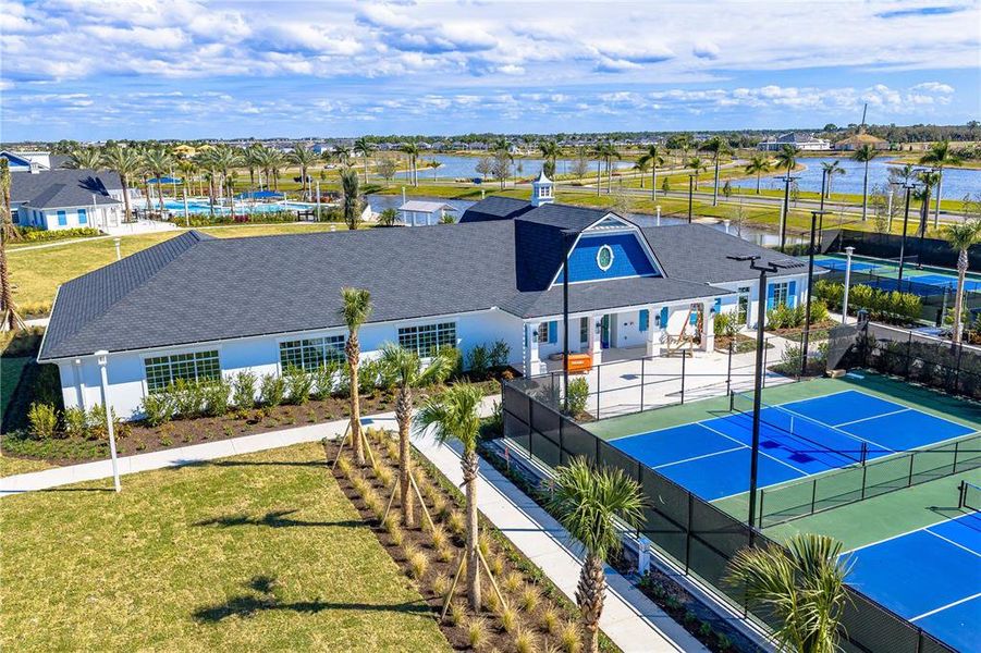 Community amenities in Wellen Park, Venice (Image 30).