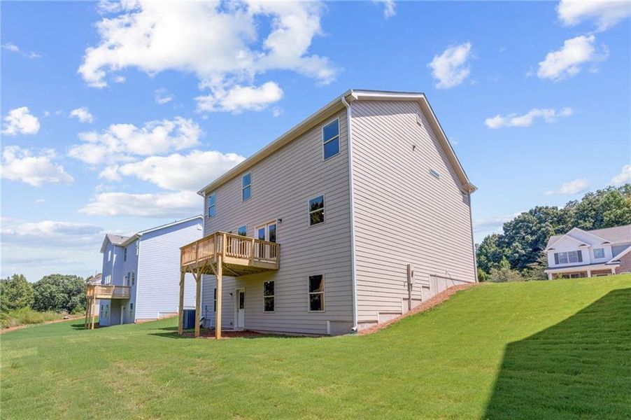 Exterior details and patio area of a home in Hellen Valley, Braselton (Image 3).