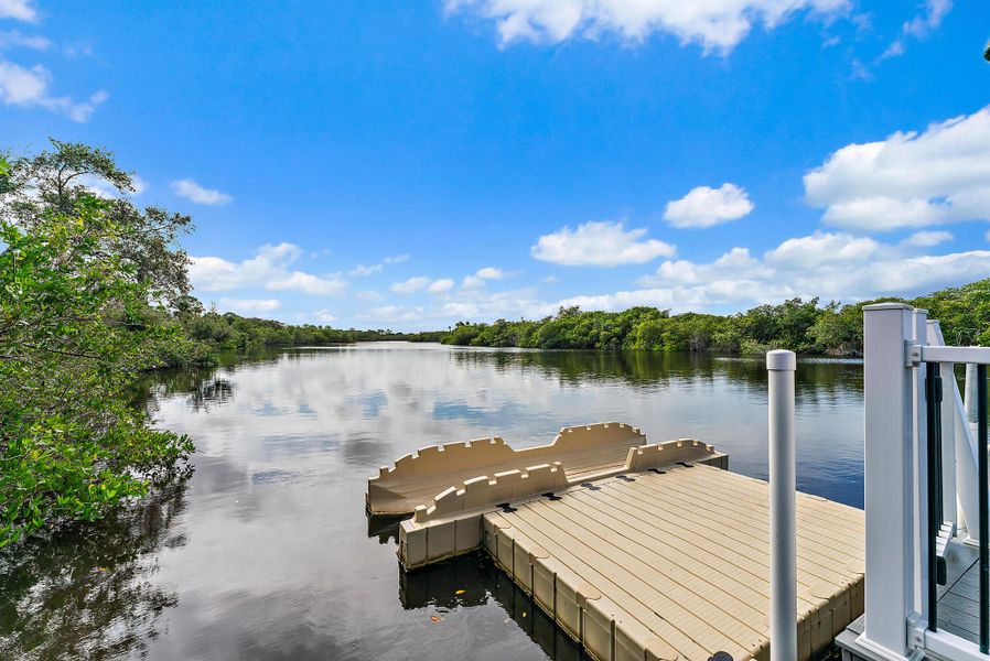 Image 99 of a home in Banyan Bay.
