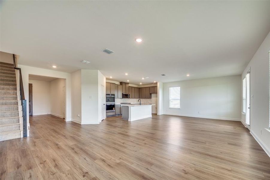 Spacious, unfurnished interior of a new home in Sierra Vista at Kelly Ranch, Aledo (Image 24).