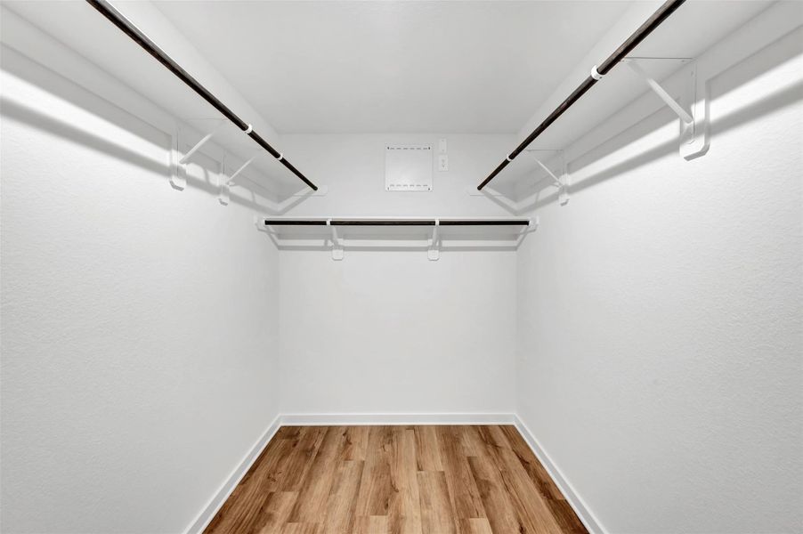 Spacious, unfurnished interior of a new home in Sorella, Tomball (Image 24).