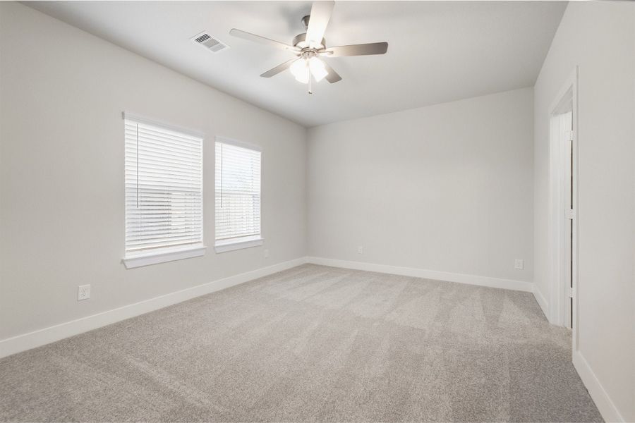 Spacious, unfurnished interior of a new home in Pecan Estates, Crosby (Image 50).