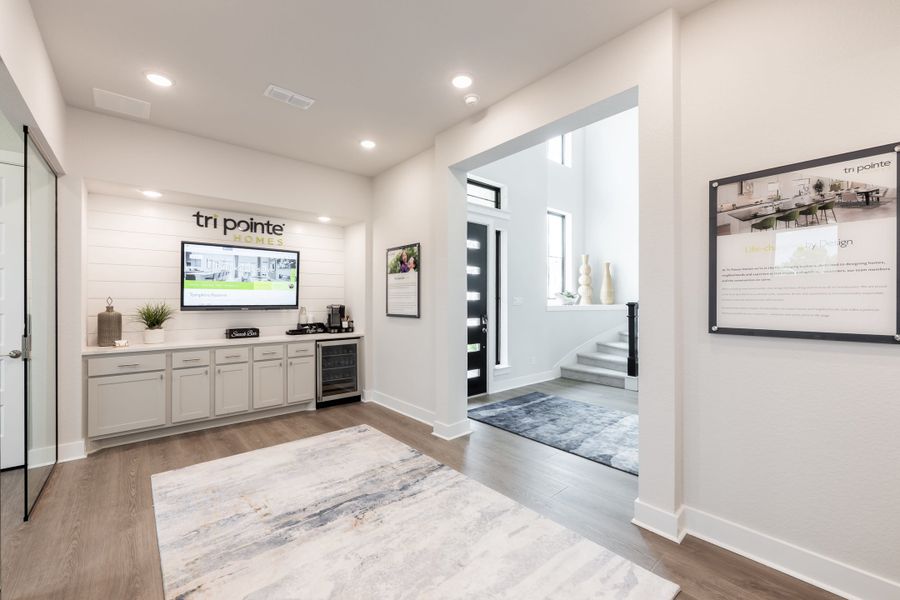 Image 90 representing the Goldeneye by Tri Pointe Homes in Tompkins Reserve, Katy, TX.