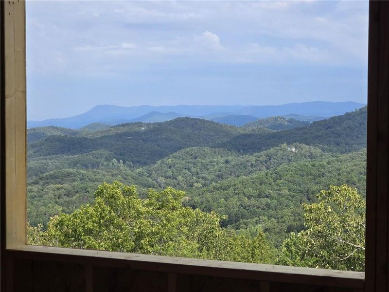 Image 9 of a home in . Image 9 of a home in .