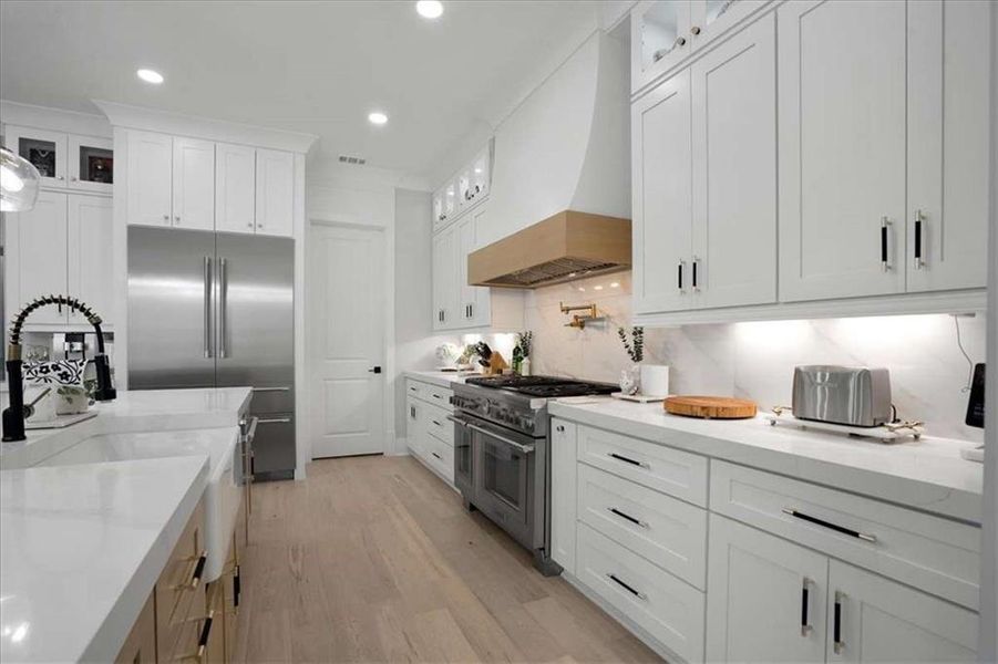 Furnished interior view inside a new home in , Hoschton (Image 31).