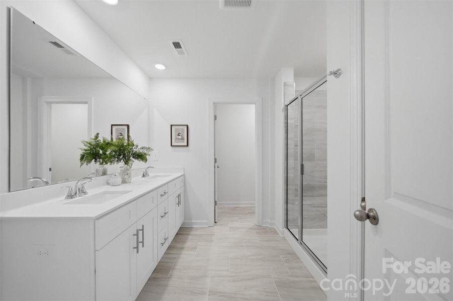 Furnished interior view inside a new home in Buffalo Ridge, Newton (Image 34).