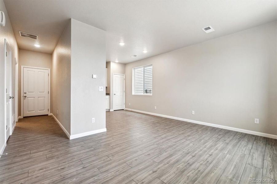 Spacious, unfurnished interior of a new home in Pintail Commons at Johnstown Village, Johnstown (Image 16).