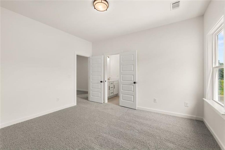 Spacious, unfurnished interior of a new home in , Gainesville (Image 37).