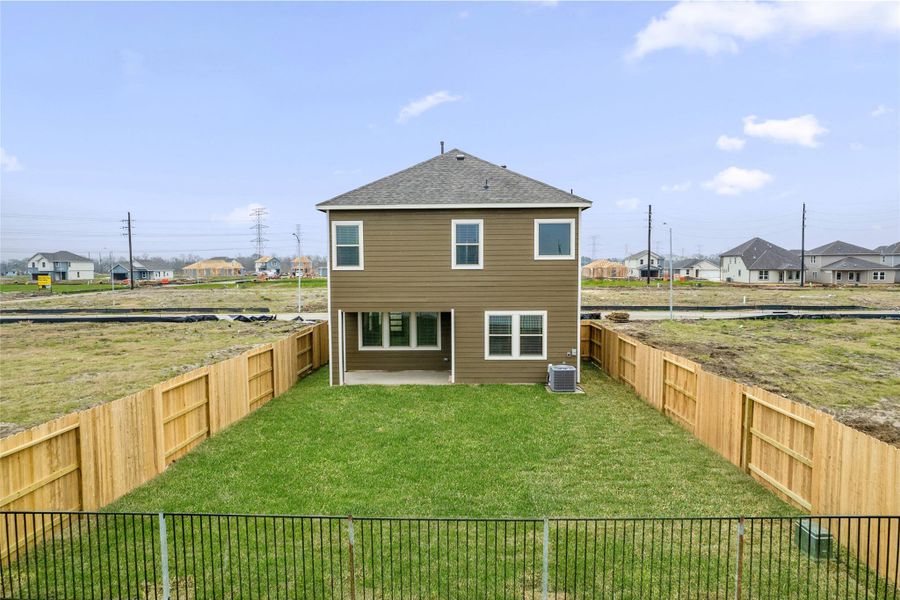 Exterior details and patio area of a home in Glendale Lakes, Rosharon (Image 18). Exterior details and patio area of a home in Glendale Lakes, Rosharon (Image 18).
