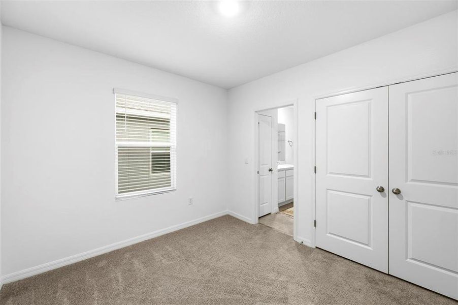 Spacious, unfurnished interior of a new home in , Apollo Beach (Image 22).