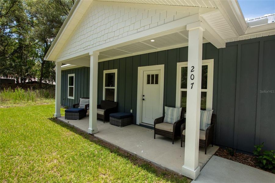 Exterior details and patio area of a home in , Florahome (Image 26).