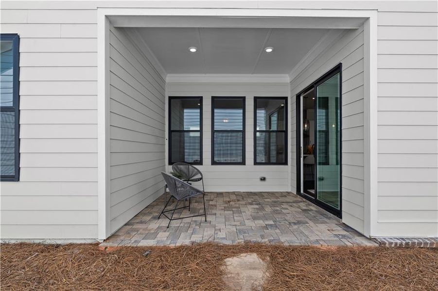 Exterior details and patio area of a home in Aberdeen, Hoschton (Image 27).
